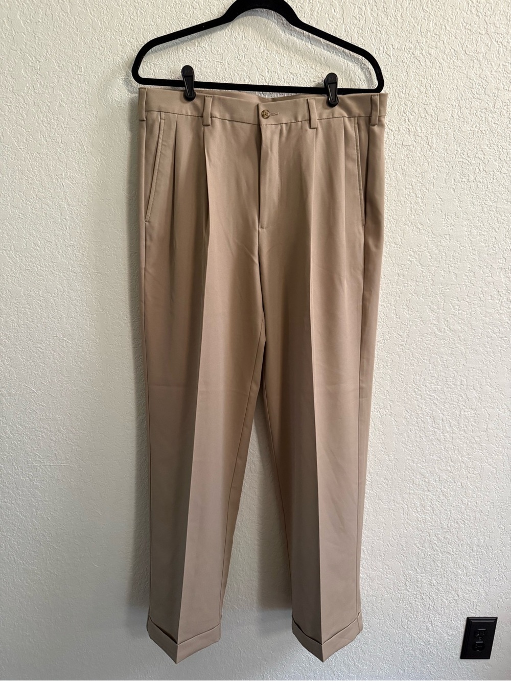 PGA Tour Men's Pleated Chino Golf Pants 34x32 in Tan
